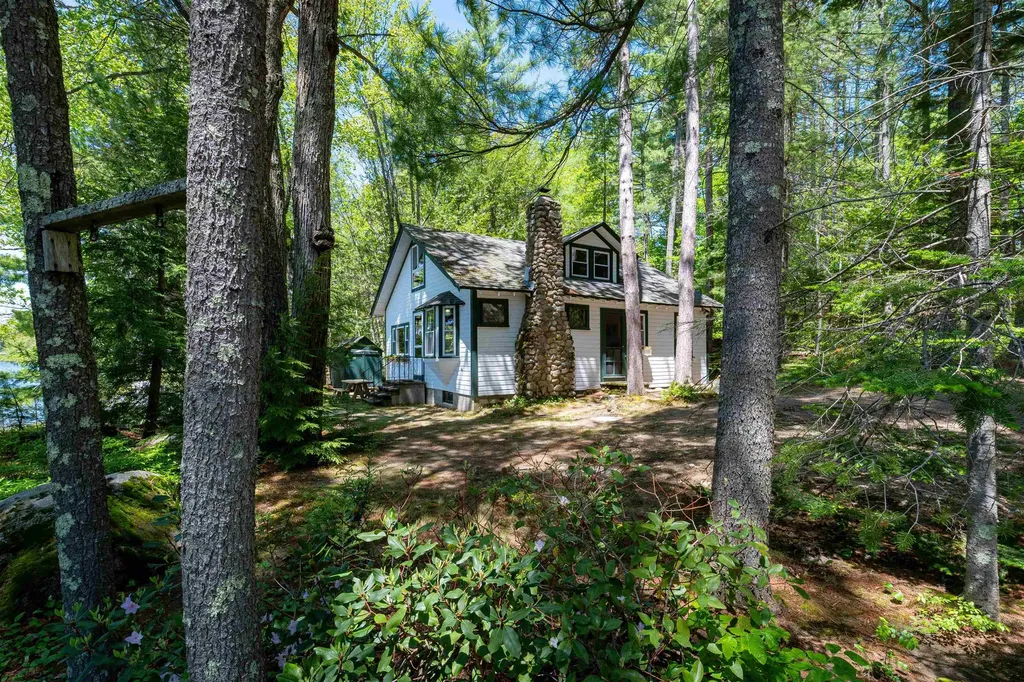 35 Oak Avenue Effingham NH 03882