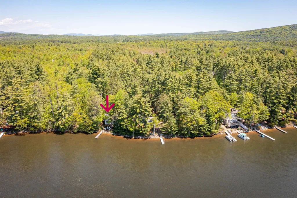 35 Oak Avenue Effingham NH 03882
