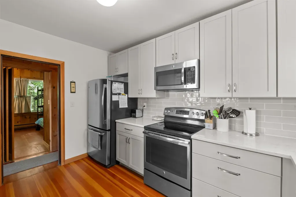 35 Oak Avenue Effingham NH 03882