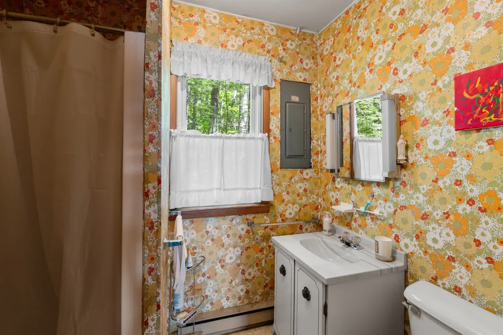 35 Oak Avenue Effingham NH 03882