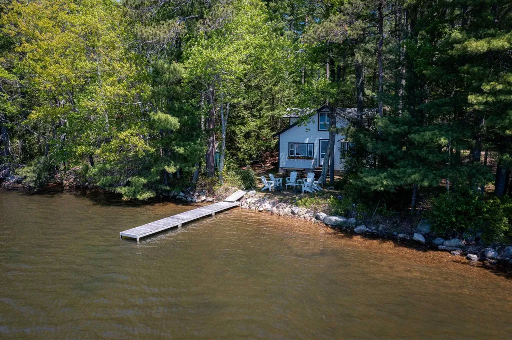 35 Oak Avenue Effingham NH 03882