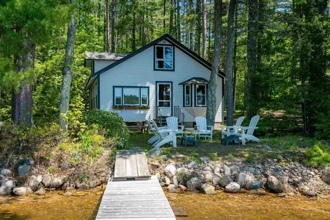 35 Oak Avenue Effingham NH 03882