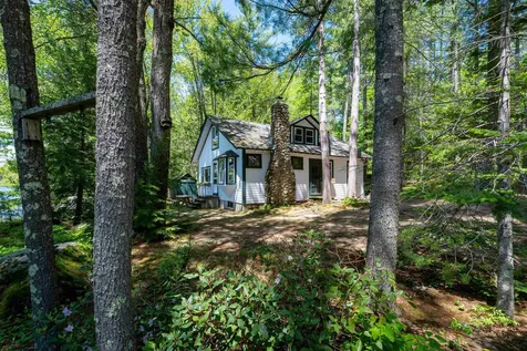 35 Oak Avenue Effingham NH 03882