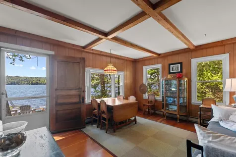 35 Oak Avenue Effingham NH 03882