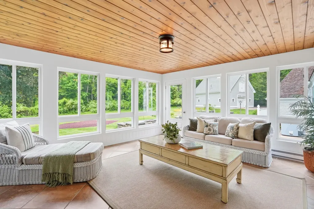 16 Storybrook Lane Amherst NH 03031