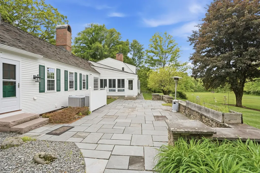 16 Storybrook Lane Amherst NH 03031