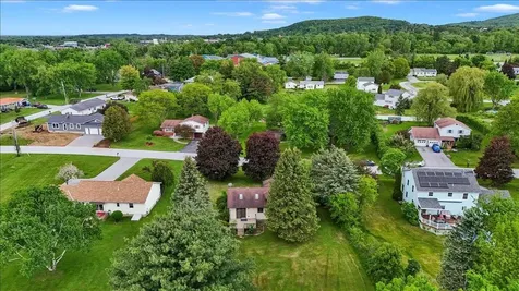 6 Meadowbrook Lane St. Albans Town VT 05478