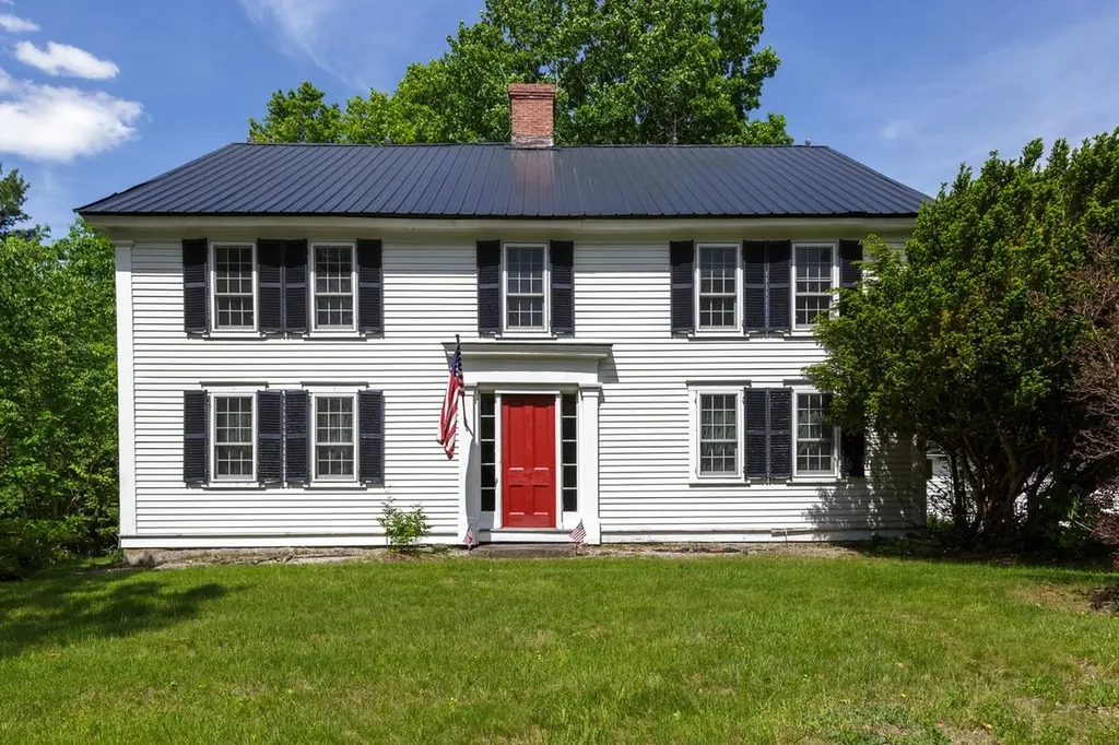 2 Raymond Road Deerfield NH 03037