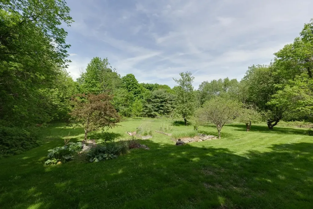 2 Raymond Road Deerfield NH 03037