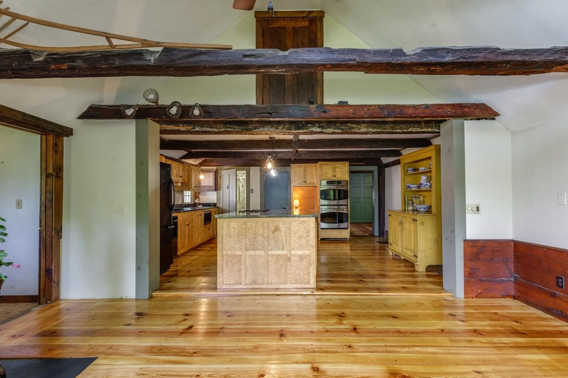 2 Raymond Road Deerfield NH 03037