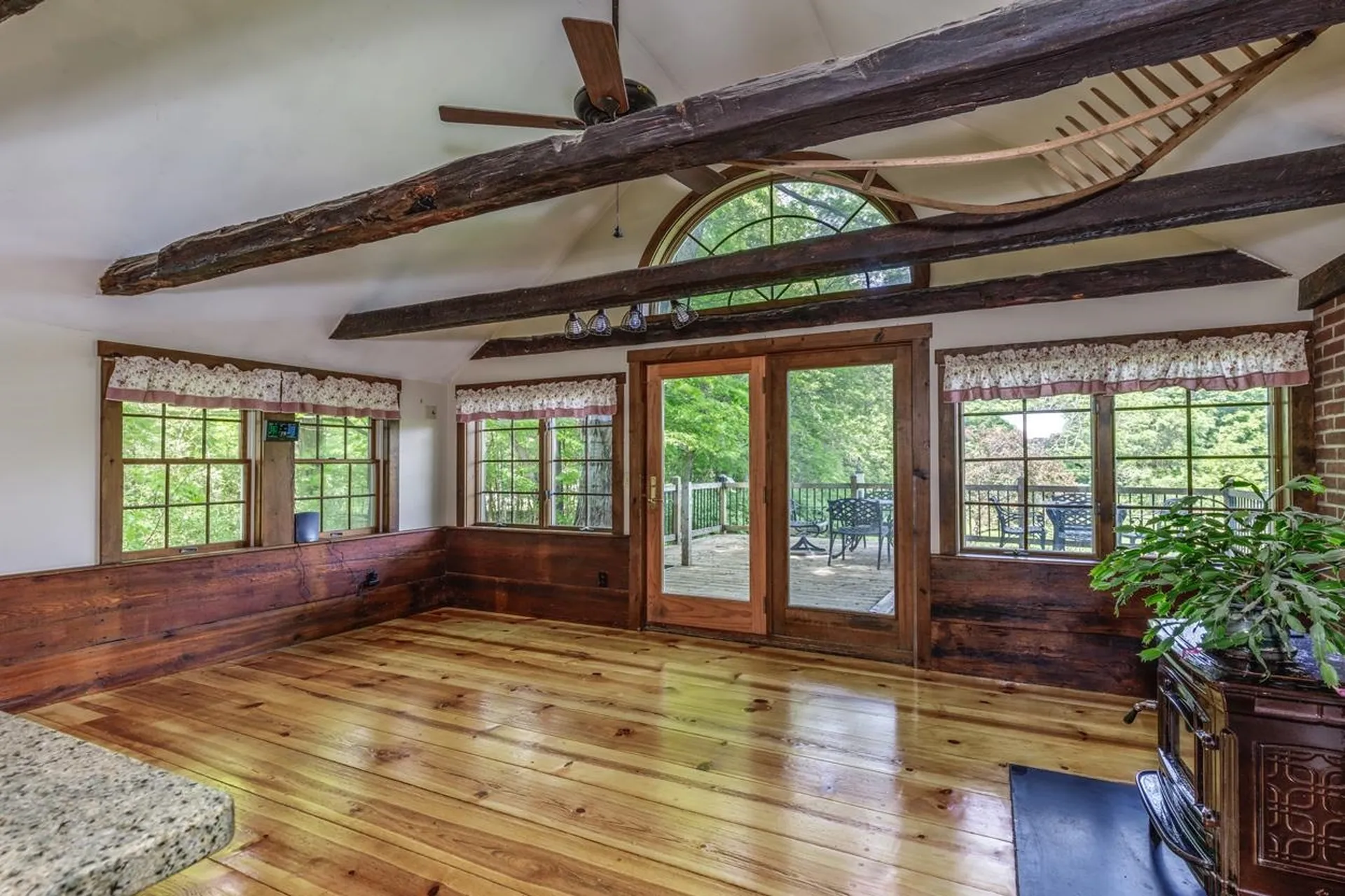 2 Raymond Road Deerfield NH 03037