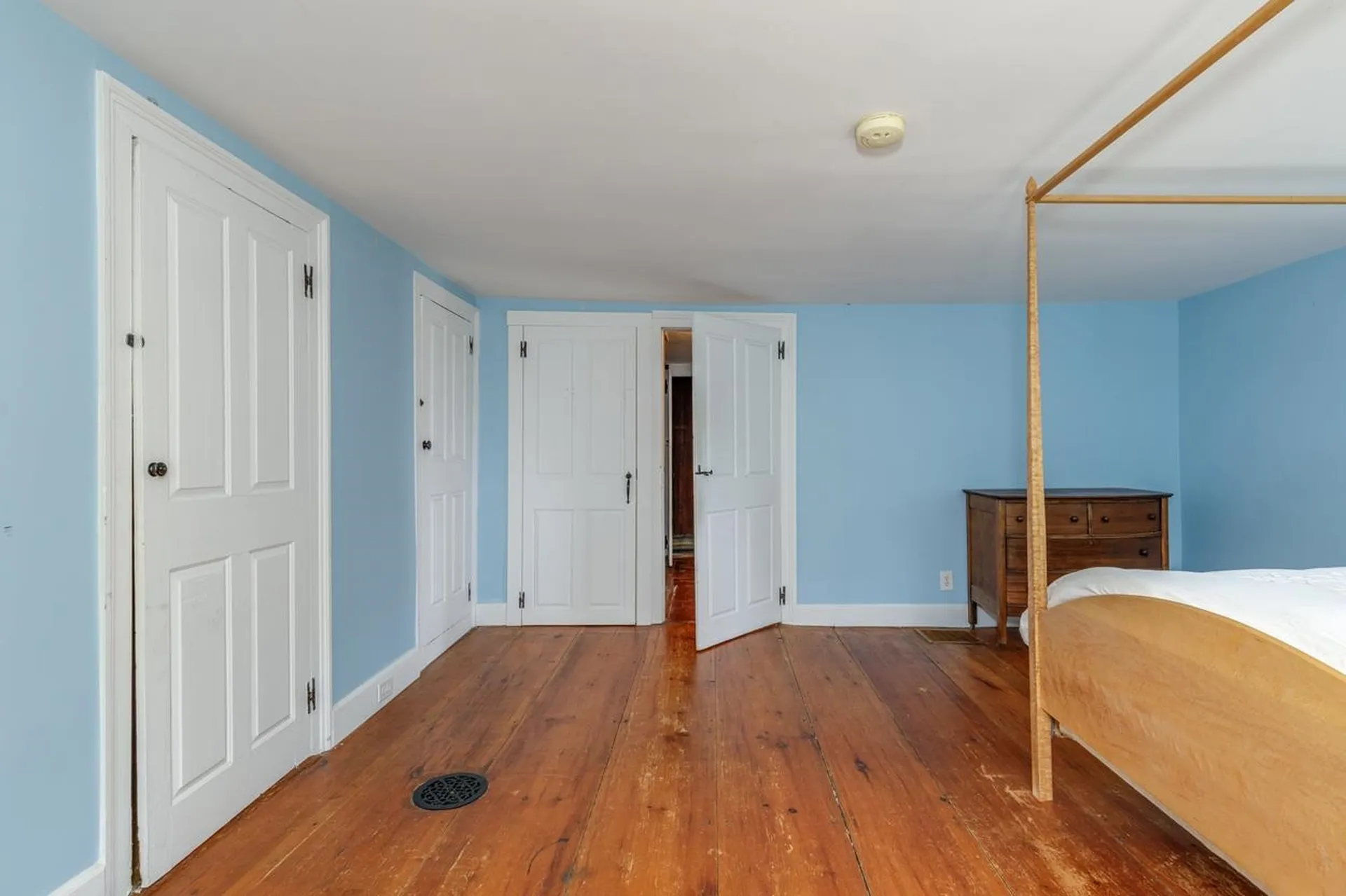 2 Raymond Road Deerfield NH 03037