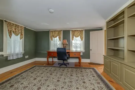 2 Raymond Road Deerfield NH 03037