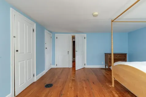 2 Raymond Road Deerfield NH 03037