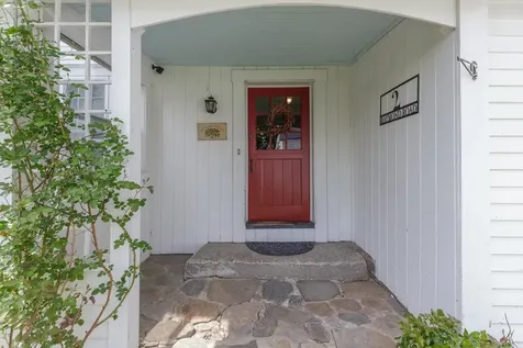 2 Raymond Road Deerfield NH 03037