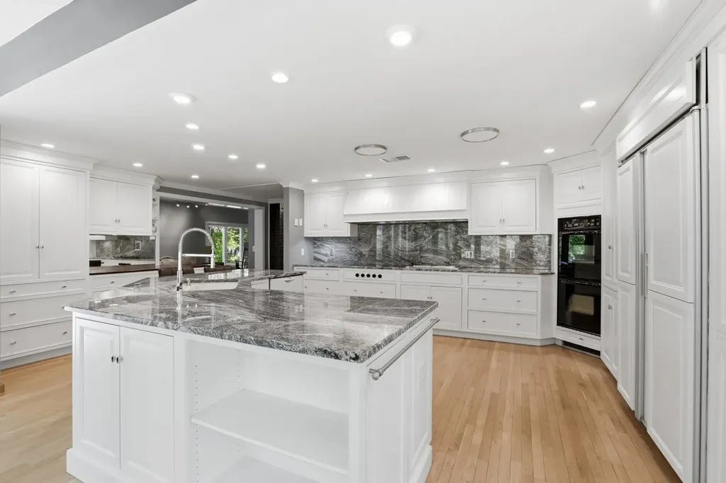 22 Hemlock Circle Sandown NH 03873