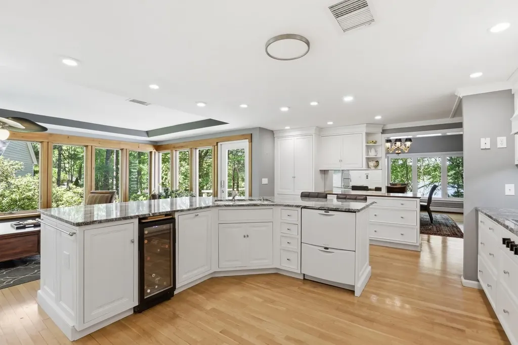 22 Hemlock Circle Sandown NH 03873