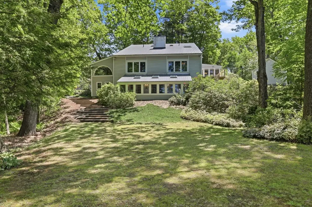 22 Hemlock Circle Sandown NH 03873