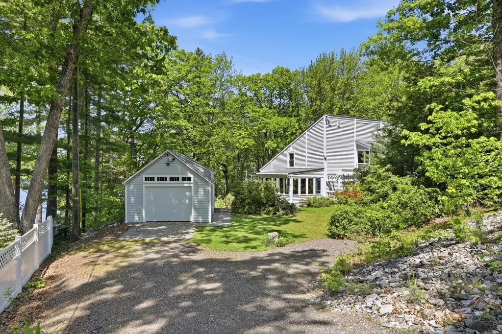 22 Hemlock Circle Sandown NH 03873