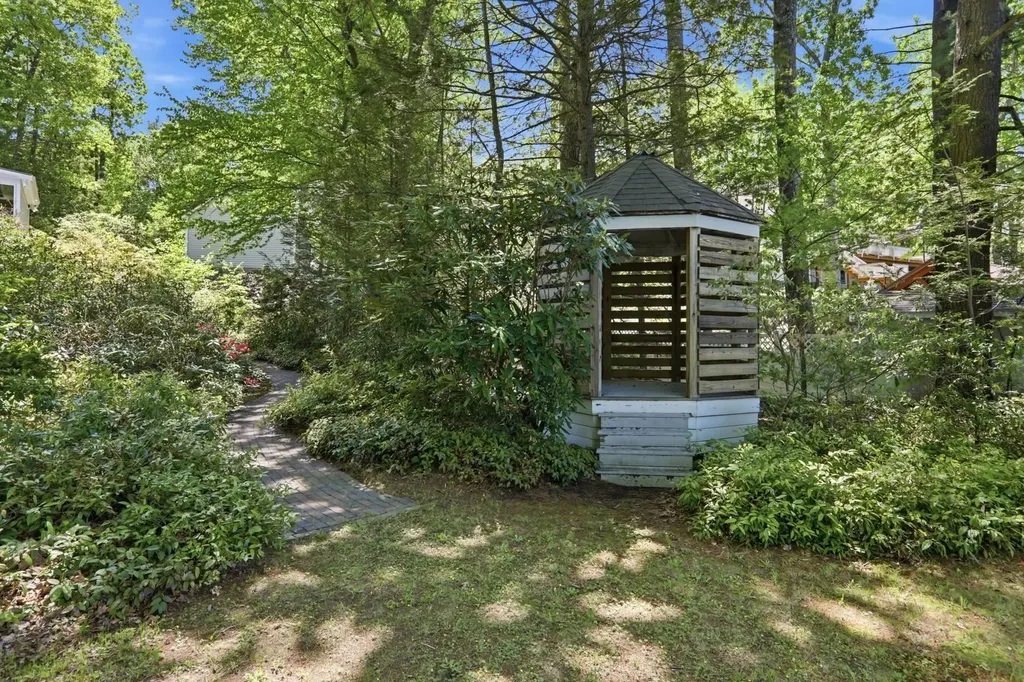 22 Hemlock Circle Sandown NH 03873