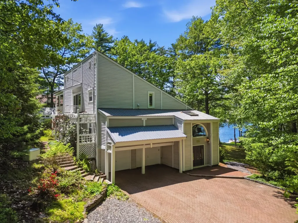 22 Hemlock Circle Sandown NH 03873