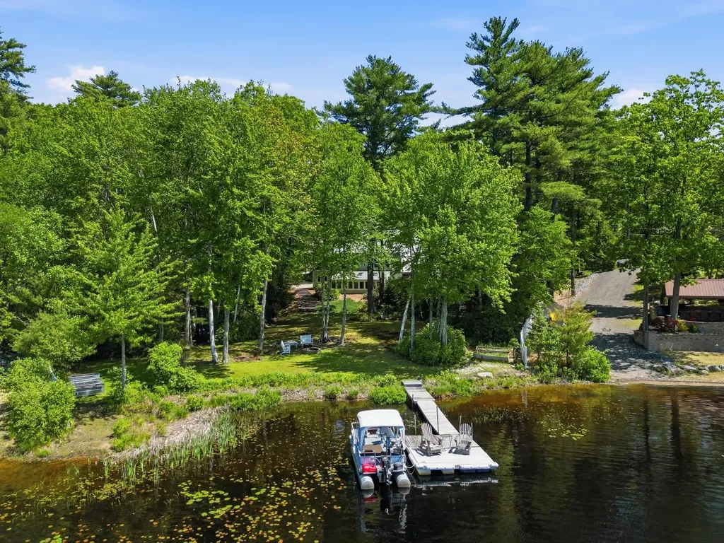 22 Hemlock Circle Sandown NH 03873