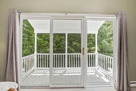 22 Hemlock Circle Sandown NH 03873