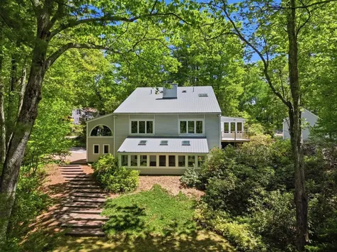 22 Hemlock Circle Sandown NH 03873