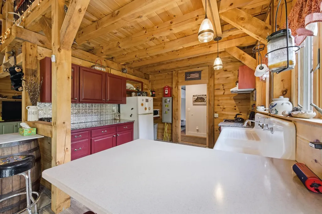 2484 North Main Street Pittsburg NH 03592