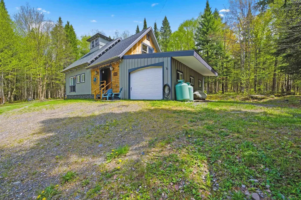 2484 North Main Street Pittsburg NH 03592