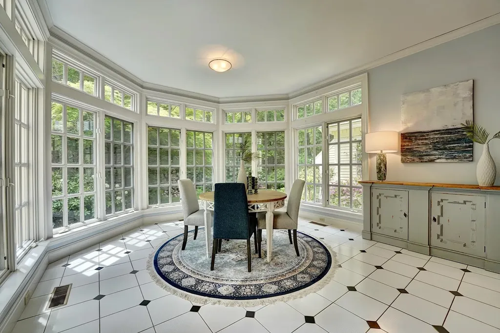 8 Ship Rock Road North Hampton NH 03862