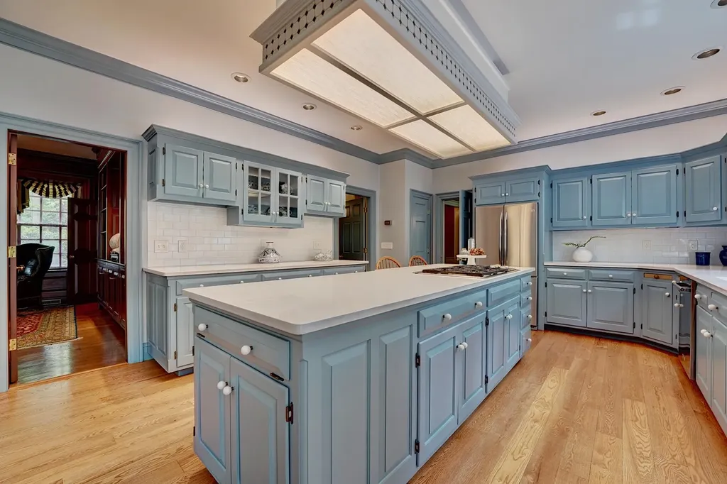 8 Ship Rock Road North Hampton NH 03862