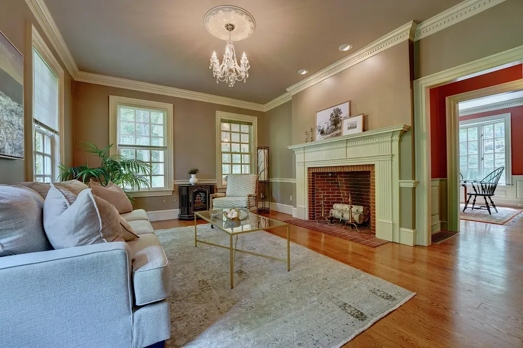 8 Ship Rock Road North Hampton NH 03862