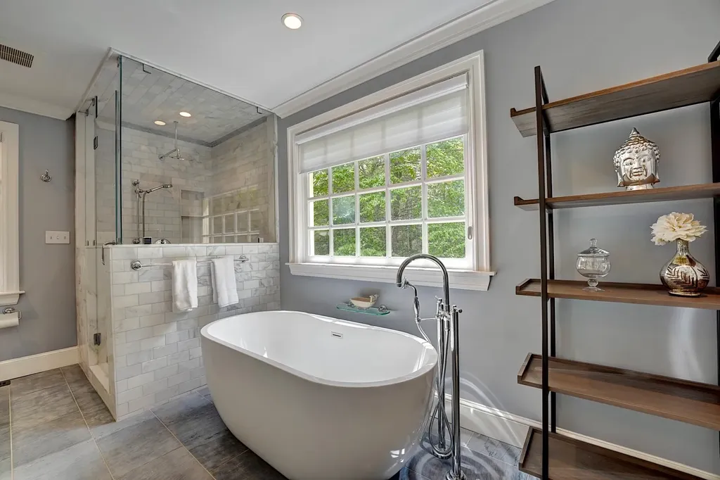 8 Ship Rock Road North Hampton NH 03862