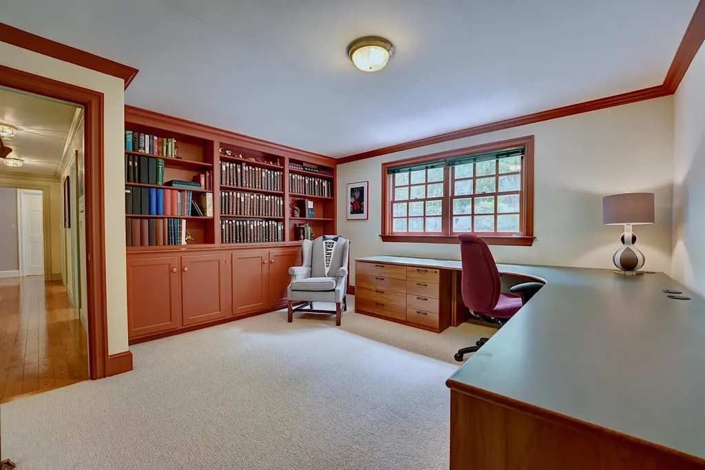 8 Ship Rock Road North Hampton NH 03862