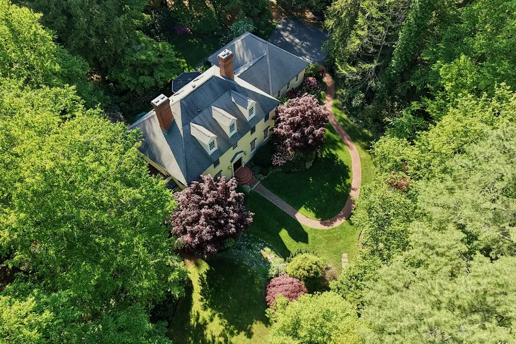 8 Ship Rock Road North Hampton NH 03862