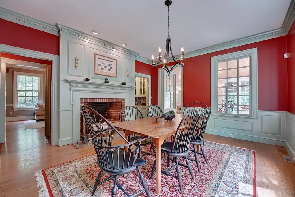 8 Ship Rock Road North Hampton NH 03862
