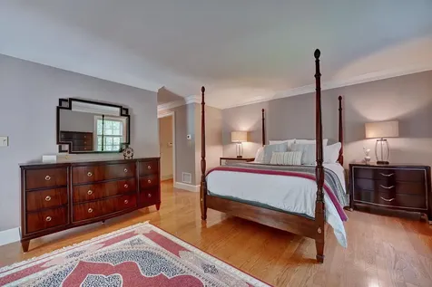 8 Ship Rock Road North Hampton NH 03862