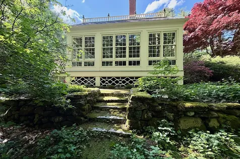 8 Ship Rock Road North Hampton NH 03862