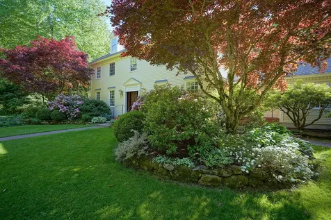 8 Ship Rock Road North Hampton NH 03862