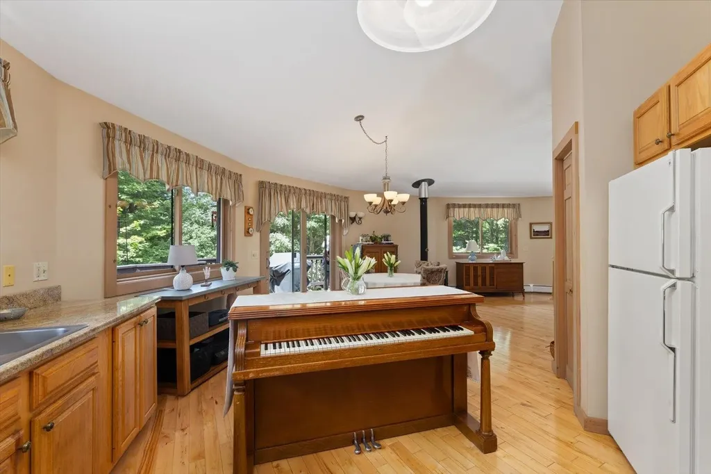 332 Eaton Road Swanzey NH 03446