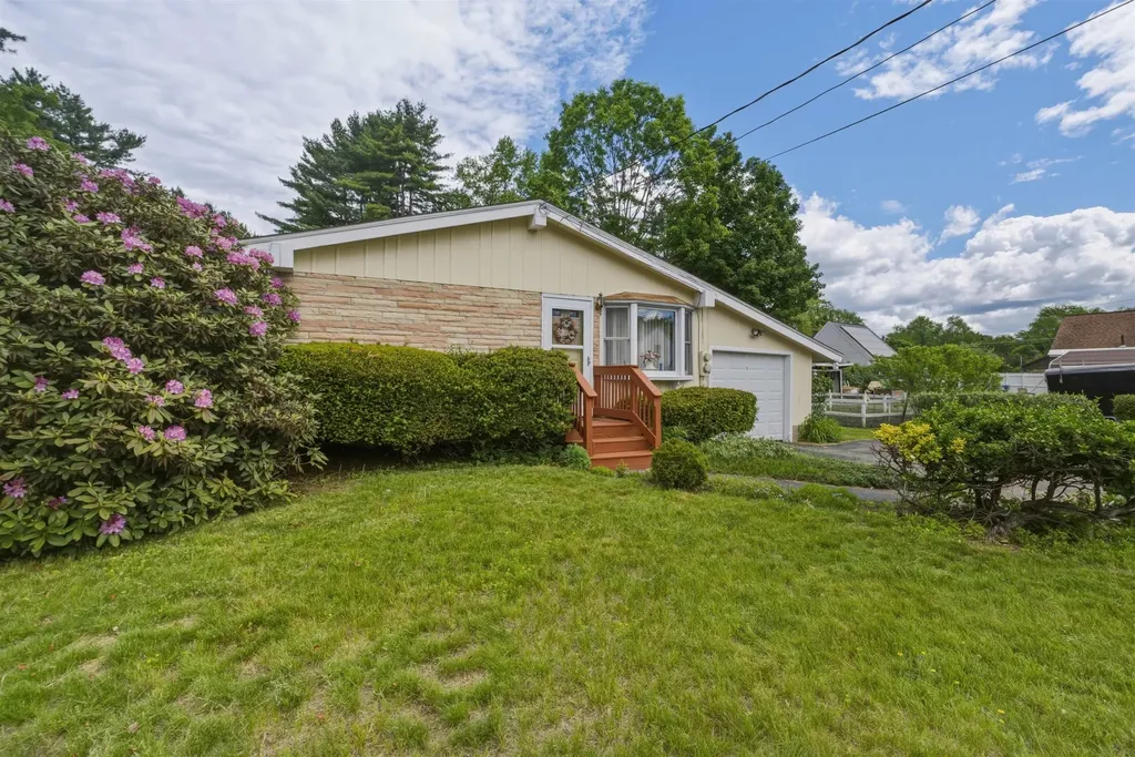 9 Sylvan Way Swanzey NH 03431