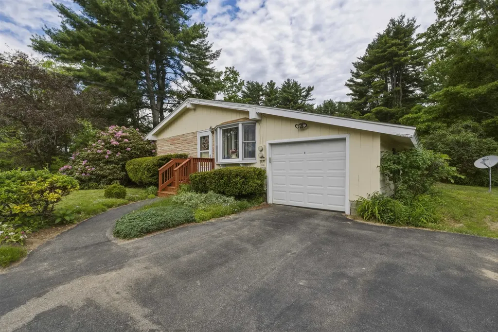 9 Sylvan Way Swanzey NH 03431