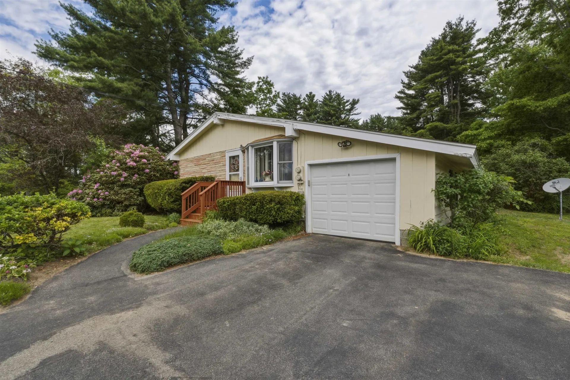 9 Sylvan Way Swanzey NH 03431