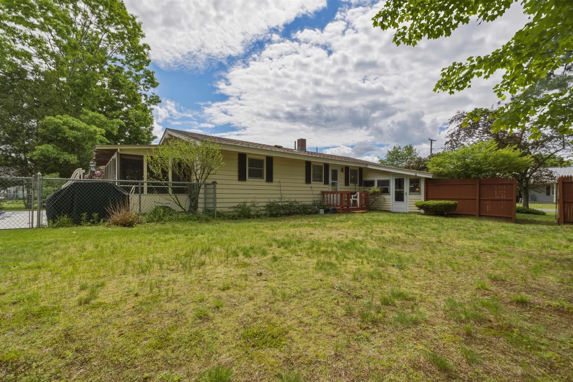 9 Sylvan Way Swanzey NH 03431