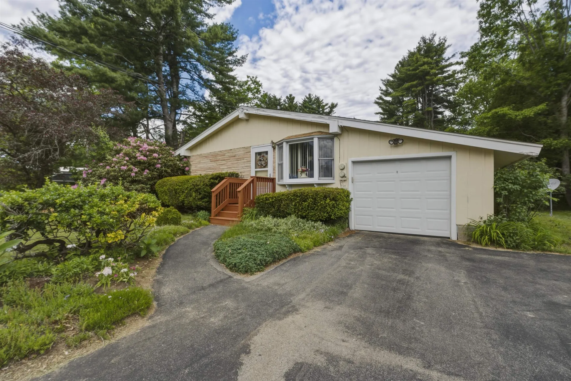 9 Sylvan Way Swanzey NH 03431