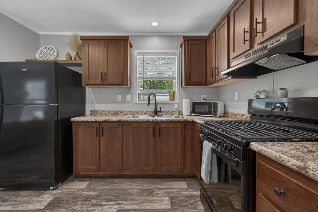 6 Neil Drive Allenstown NH 03275