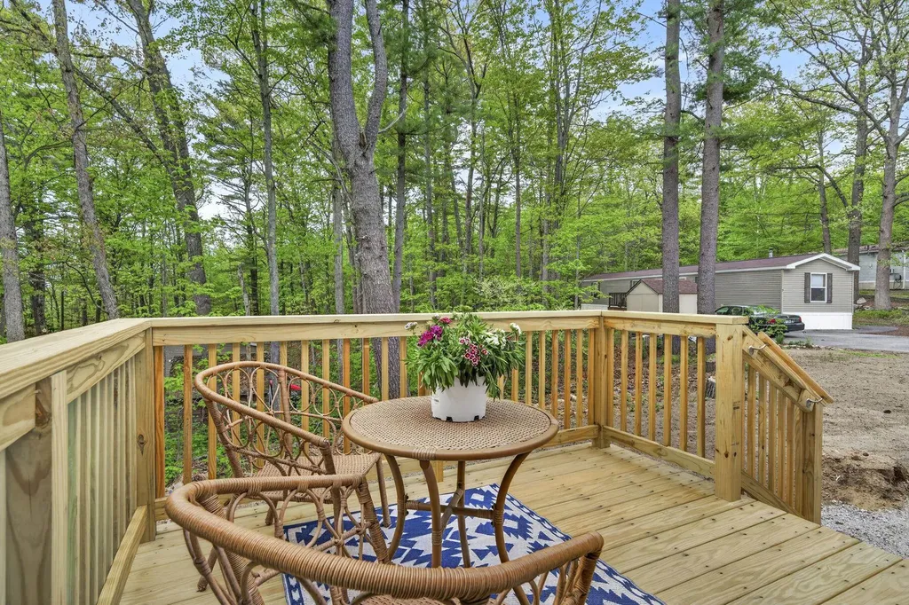 6 Neil Drive Allenstown NH 03275