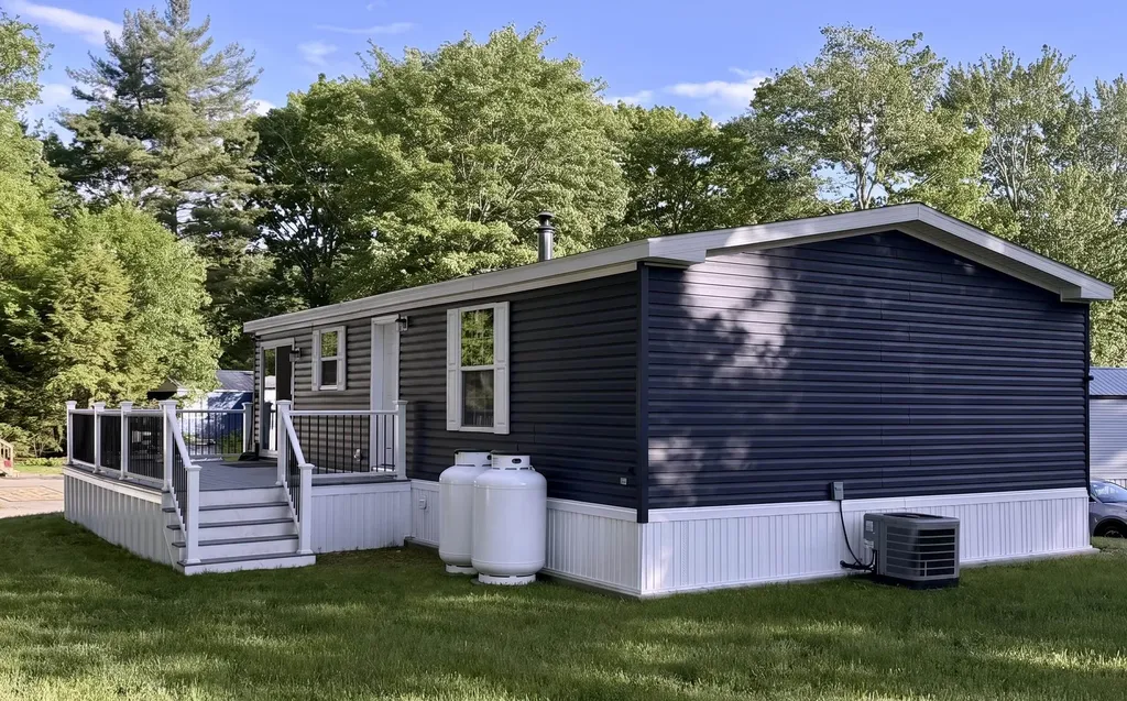 23 South Elderberry Lane Rochester NH 03867