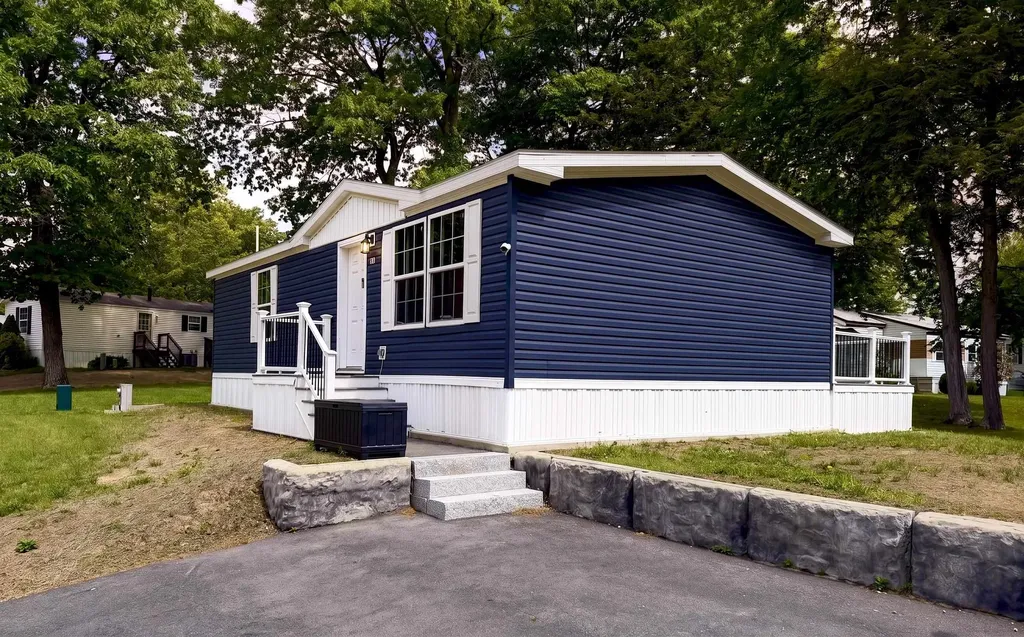 23 South Elderberry Lane Rochester NH 03867